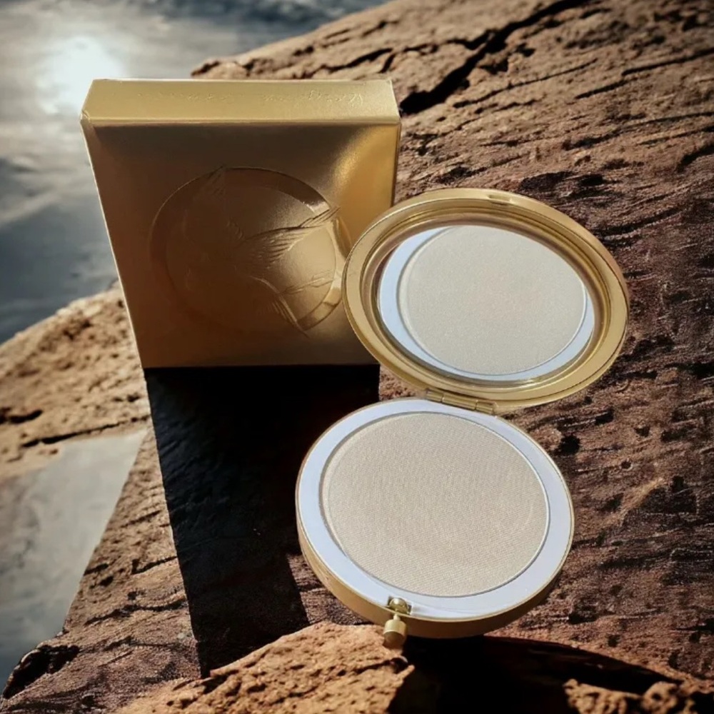 Hunger Games Girl On Fire highlighter Compact